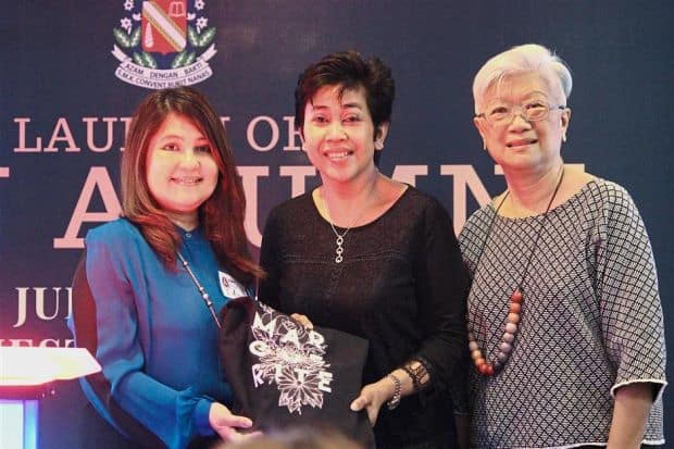 Nor Shamsiah flanked by CBN board of governors members Tengku Azian Tengku Shahriman (left) and Yip Jian Lee at the launch event.